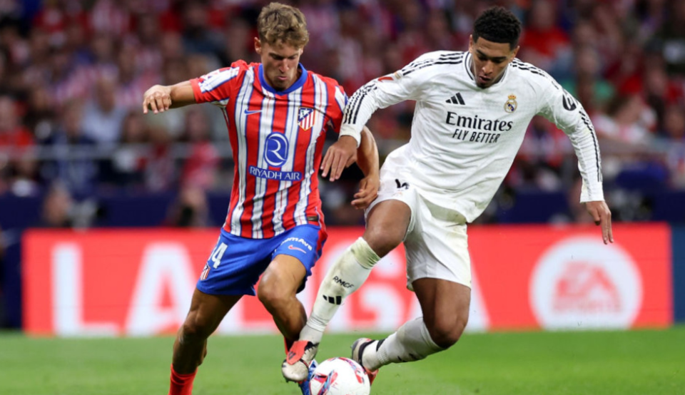 尤文全队和球迷一起出现在登机口，斯帕莱蒂和球迷们友好互动（尤文全队与球迷齐聚登机口，斯帕莱蒂亲切互动）