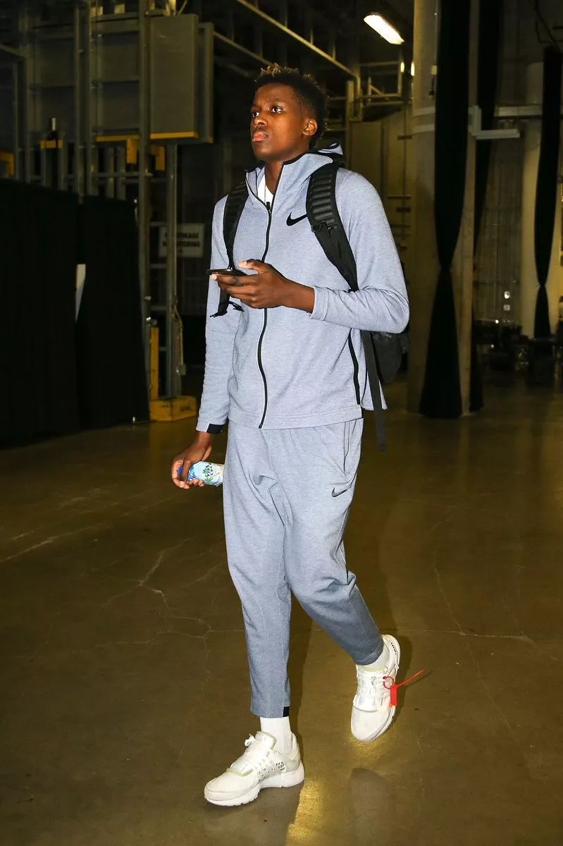 沙特记者：萨拉赫冬窗加盟沙特联赛近乎不可能，除非有奇迹（沙特记者称：除非出现奇迹，萨拉赫今冬几乎不可能转投沙特联赛）