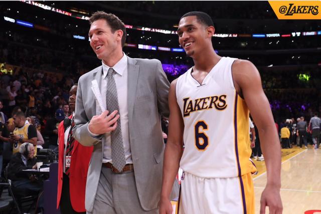 每体：众多欧洲球队有意王钰栋，最终目的地可能是英超或德甲（每体：王钰栋获多家欧洲球队青睐，或将加盟英超或德甲）