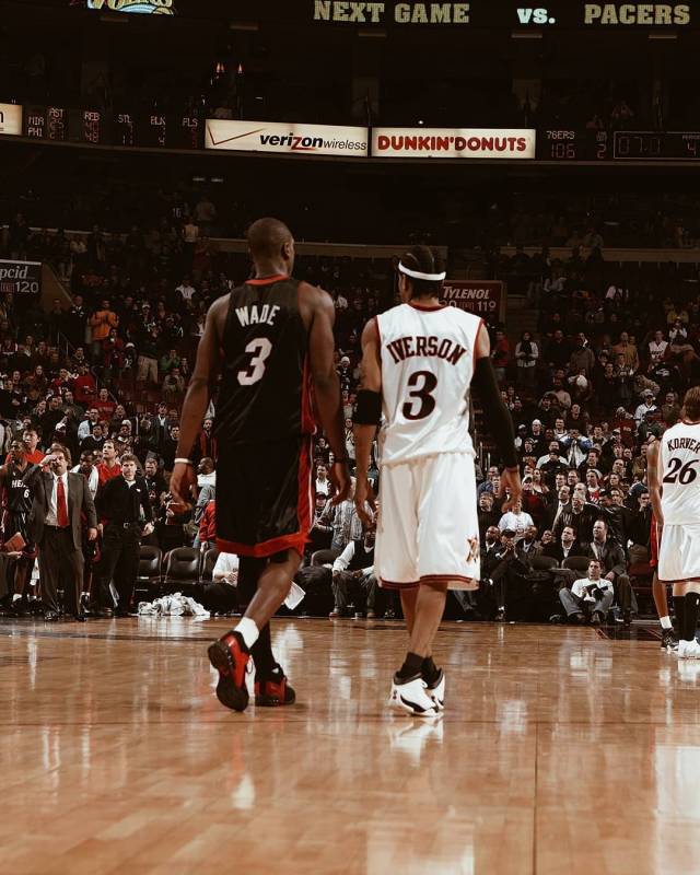 传承足球明星联赛“川辽对决”再现甲A经典，“四川雄起”唤起一代球迷记忆（传承足球明星联赛川辽再相逢，甲A经典重现，“四川雄起”勾起一代球迷回忆）