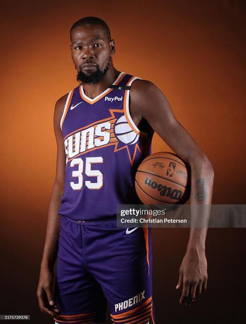 利物浦名宿：想逼走萨拉赫的可能是管理层，希望卖掉他变现（利物浦名宿：逼走萨拉赫的或是高层，欲通过出售套现）