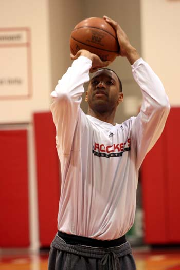 维蒂尼亚是第九位欧冠对英格兰球队戴帽球员，也是葡萄牙首人（维蒂尼亚成欧冠对英格兰队戴帽第九人，葡萄牙球员历史首位）