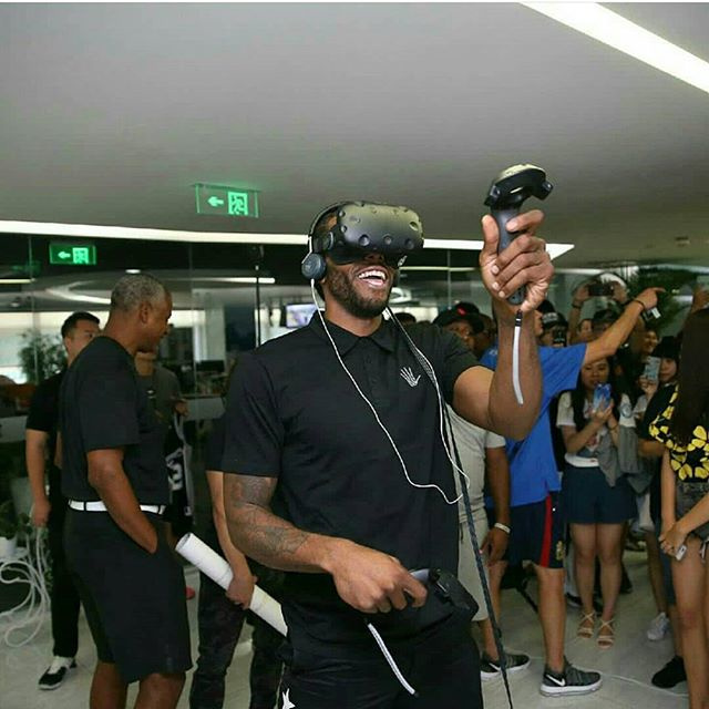 记者：卡马文加左脚踝轻微扭伤，将于周六接受进一步检查（记者称卡马文加左脚踝轻度扭伤，周六将接受进一步检查）